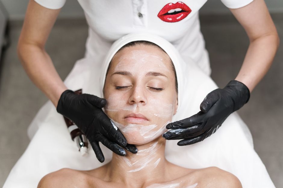 Tratament facial de lux la Salon Sophia